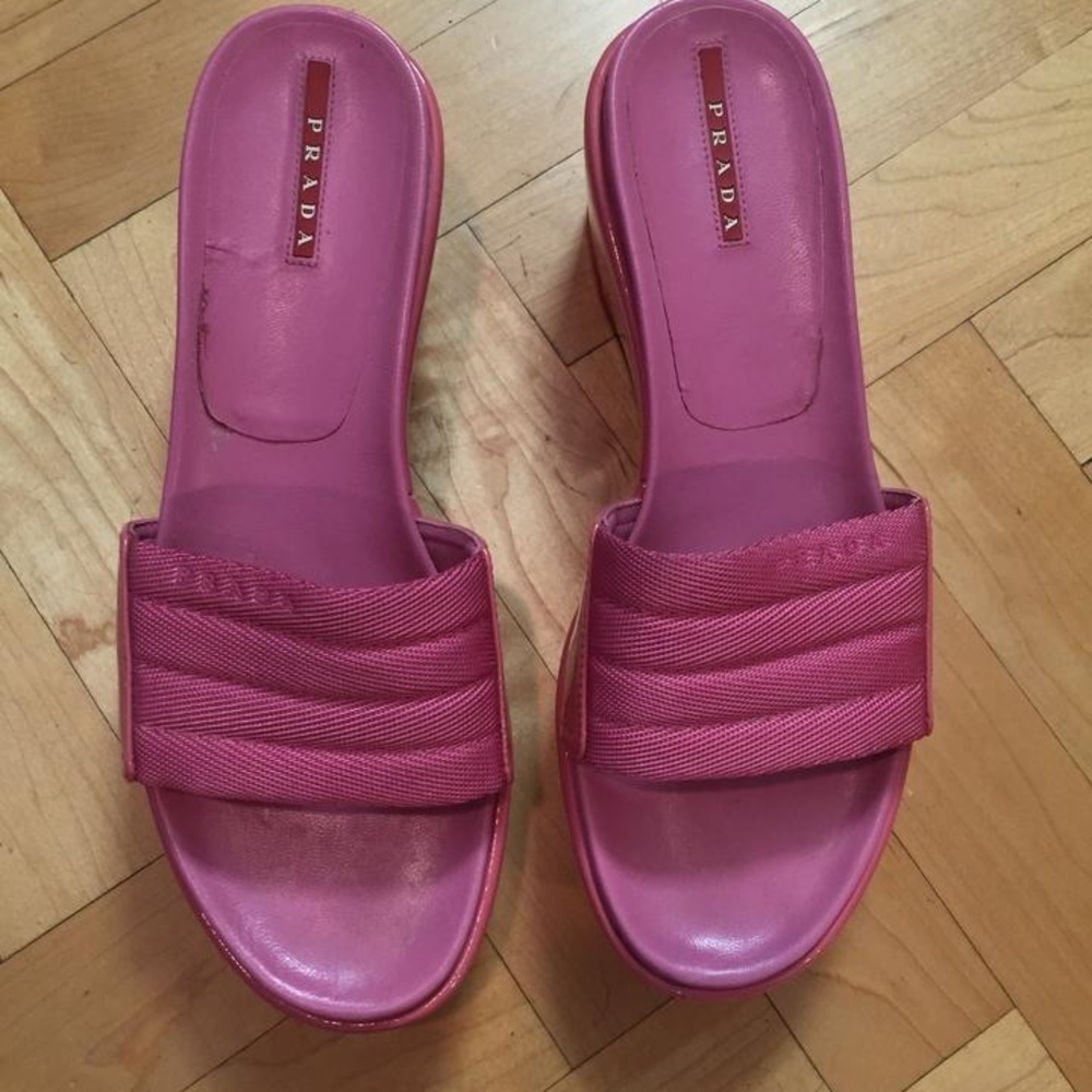 SOLD!!!    PRADA - PINK